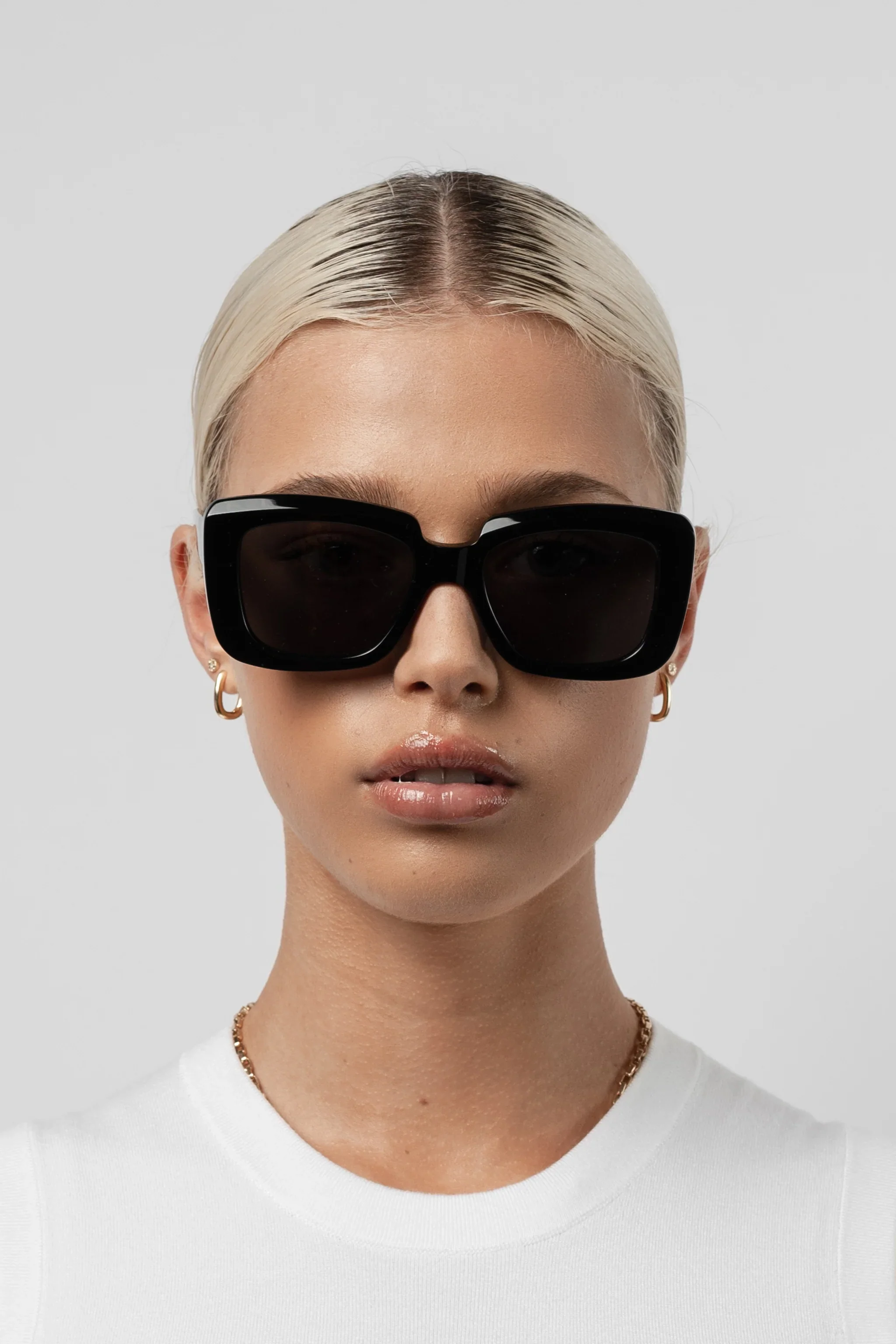 Pia - Black - Image 4