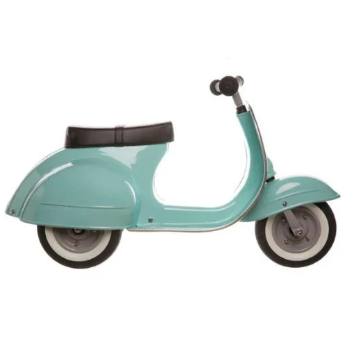 Ride on Vespa - Image 3