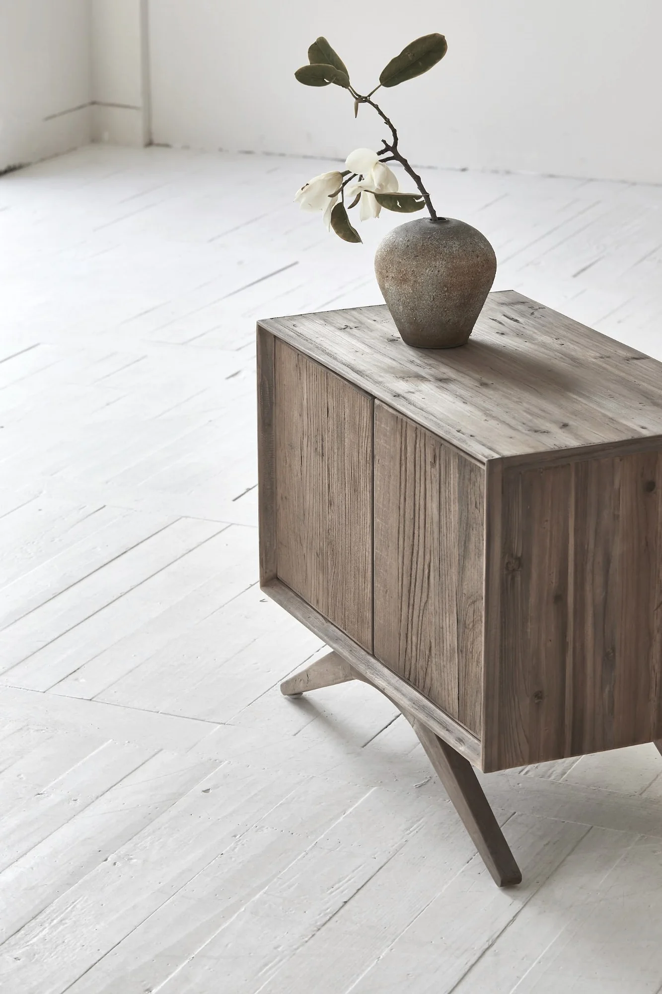 SANTOS BEDSIDE TABLE - Image 2