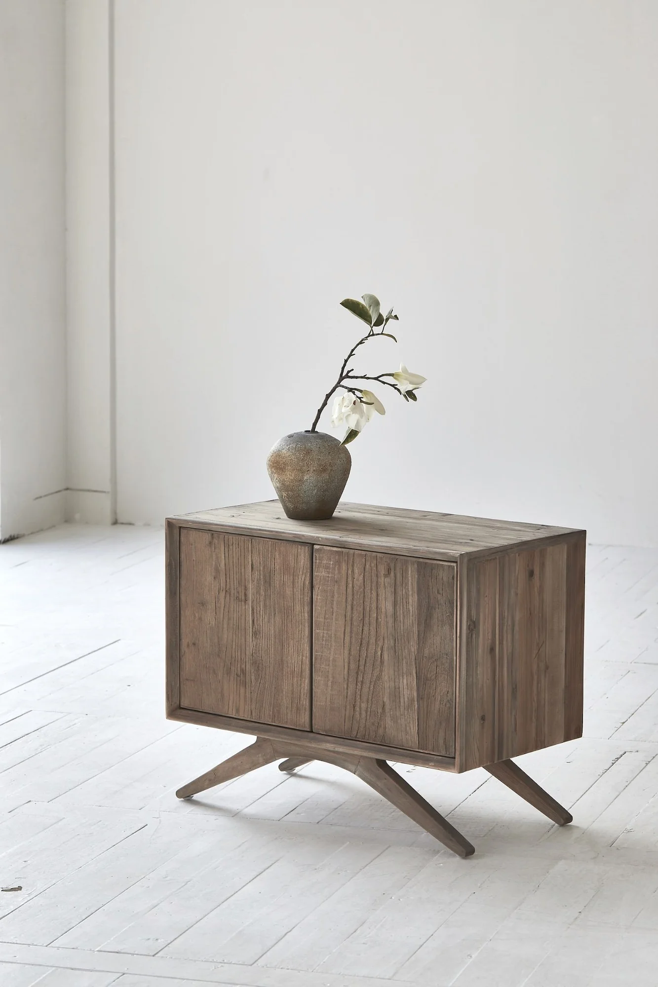 SANTOS BEDSIDE TABLE - Image 3